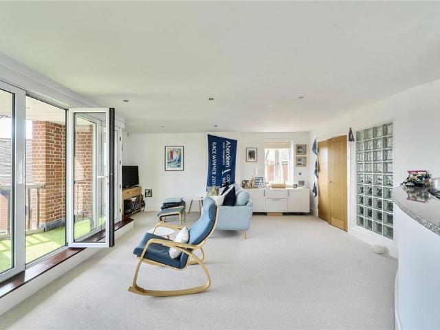 House for rent in The Polygon, City Of Southampton