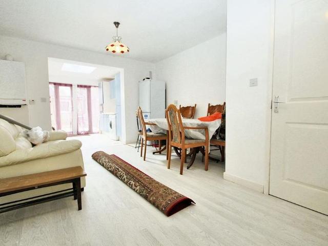 House for rent in Cowley, Greater London