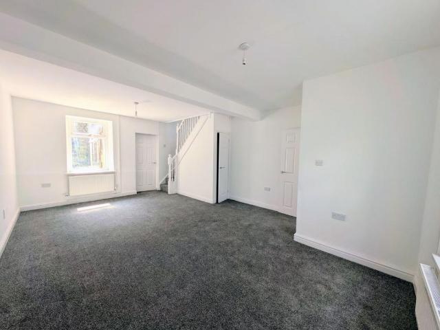 House for rent in Penrhiwceiber, Wales