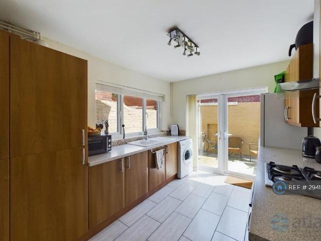 House for rent in Calderstones