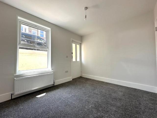 House for rent in Cliftonville West, Acol