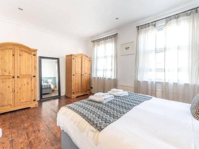 House for rent in College Park, Greater London