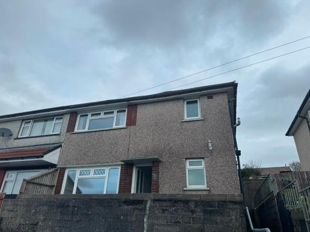 House for rent in Tonyrefail, Coedely