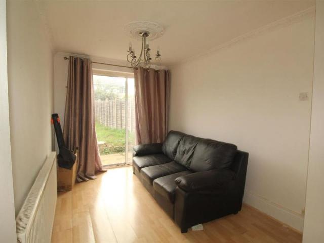 House for rent in Carterhatch, Greater London
