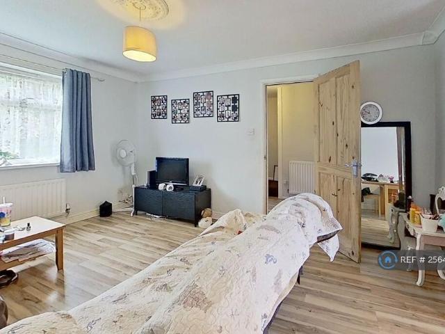 House for rent in Swan Village, Hill Top