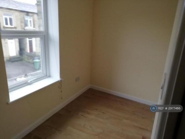 House for rent in Milnsbridge, West Yorkshire