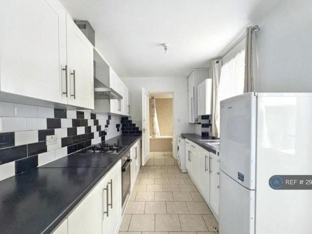 House for rent in Spring Park, Luton