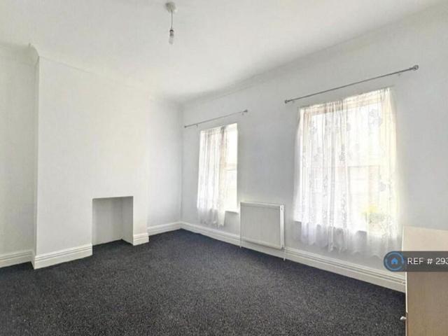 House for rent in Spring Park, Luton