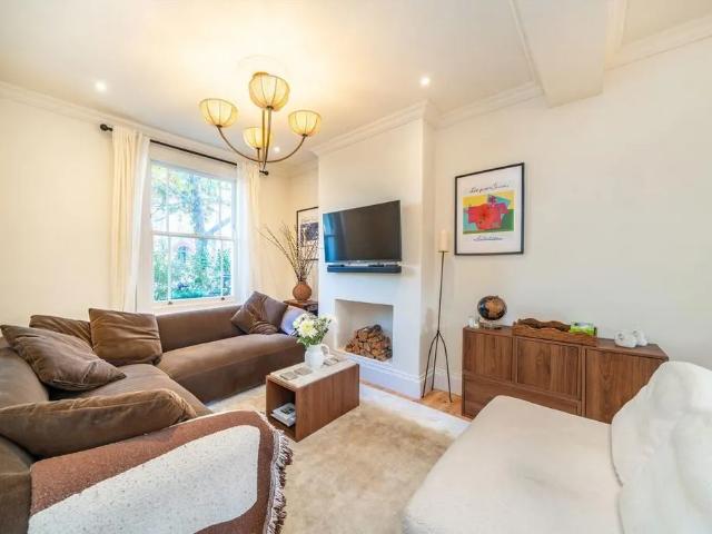 House for rent in London Borough of Wandsworth, Greater London