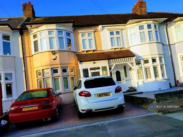 House for rent in Newbury Park, Greater London