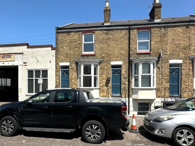 House for rent in Cliftonville West, Acol