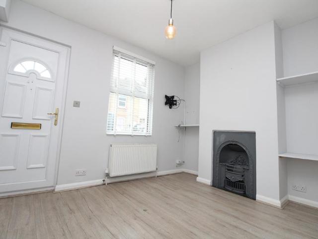 House for rent in Worcester Park Estate, Monks Orchard
