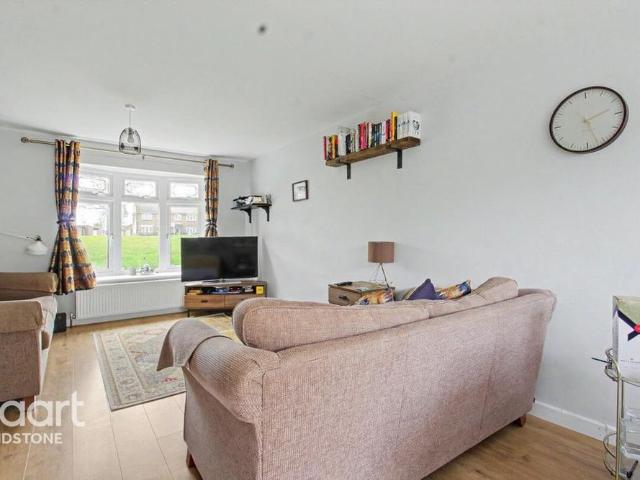 House for rent in Hollingbourne, Midway