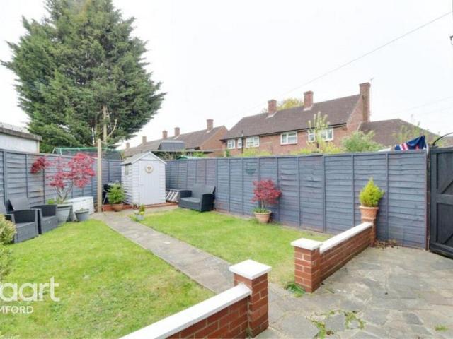 House for rent in London Borough of Havering, Greater London