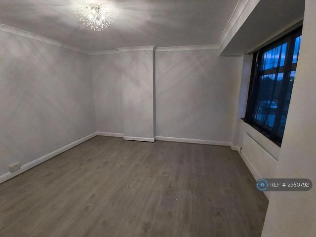 House for rent in Ponders End, Greater London
