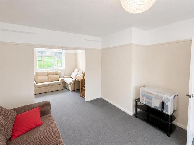 House for rent in Woodside, North Watford