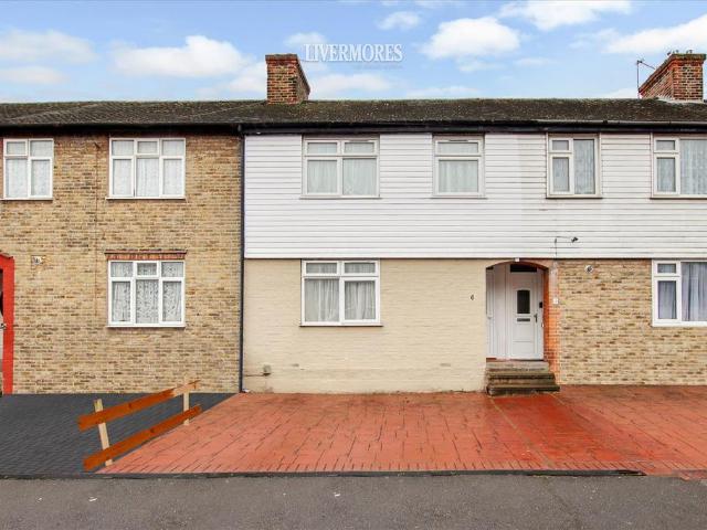 House for rent in Barnes Cray, Greater London