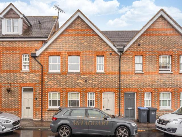 House for rent in Perryfields, West Sussex