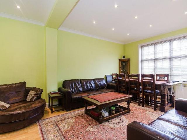 House for rent in London Borough of Ealing, Perivale