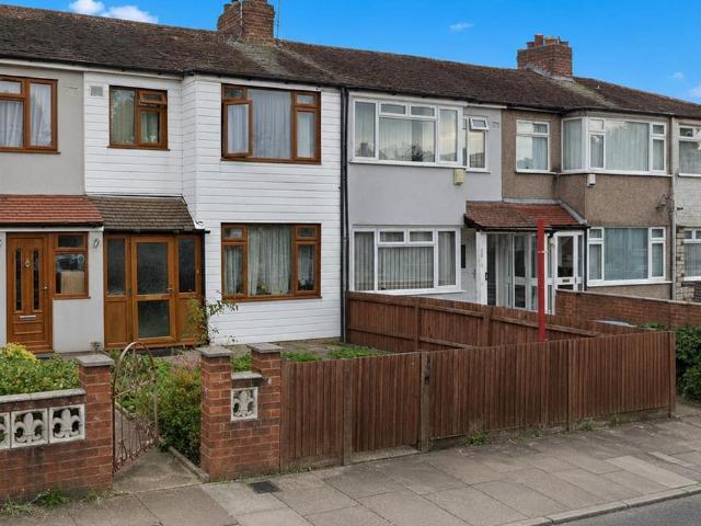 House for rent in Ponders End, Greater London