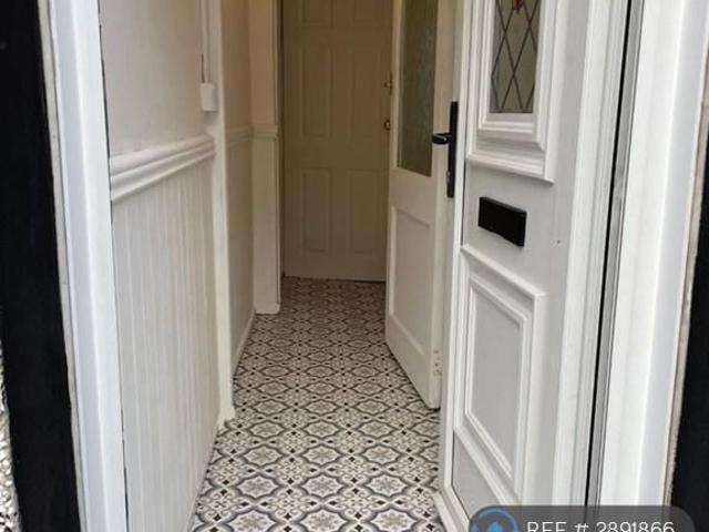 House for rent in Crumlin, Wales