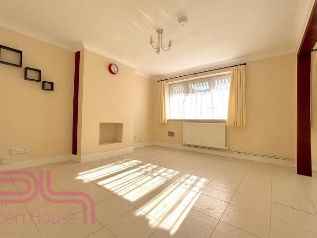 House for rent in London Borough of Hounslow, Greater London