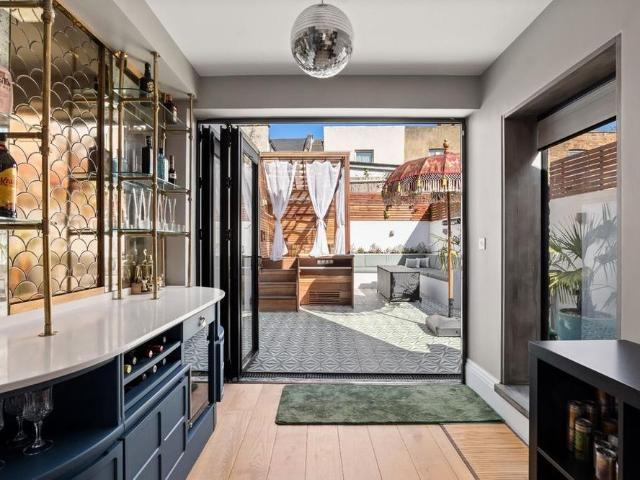 House for rent in College Park, Greater London