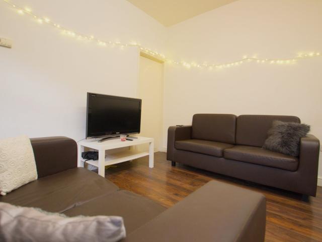 House for rent in Hyde Park, Leeds