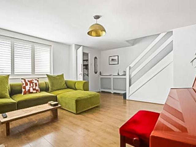 House for rent in London Borough of Newham, Greater London