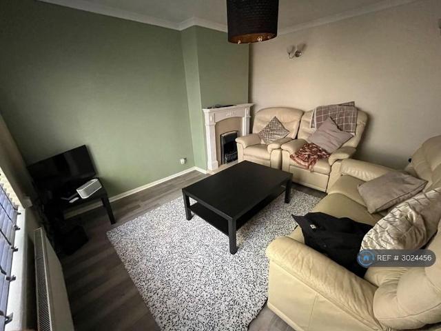 House for rent in Clifton, City of Nottingham