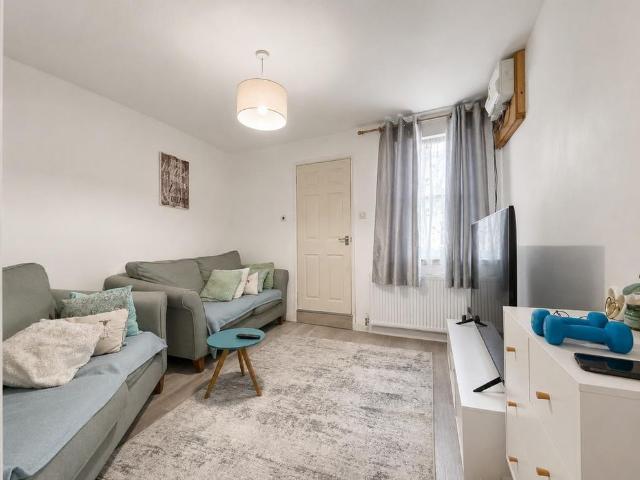 House for rent in Castlefield, Cressex