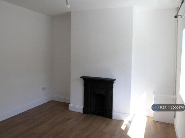 House for rent in Joiner's Square, Hanley