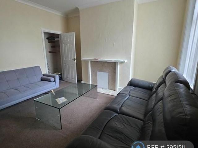 House for rent in Milnshaw, Backburn