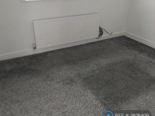 House for rent in Shinwell, Wakefield