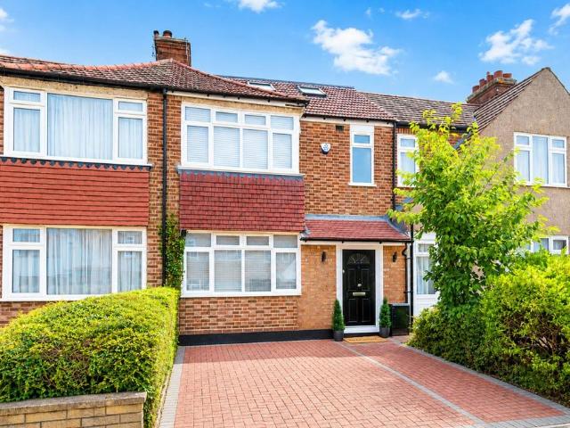 House for rent in Whetstone, Greater London
