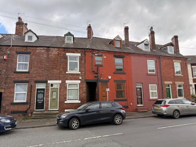 House for rent in Belle Isle, West Yorkshire