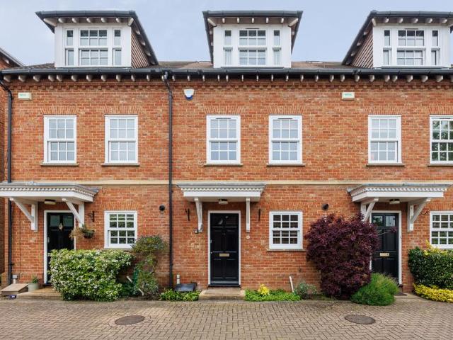 House for rent in Blackhills, Surrey