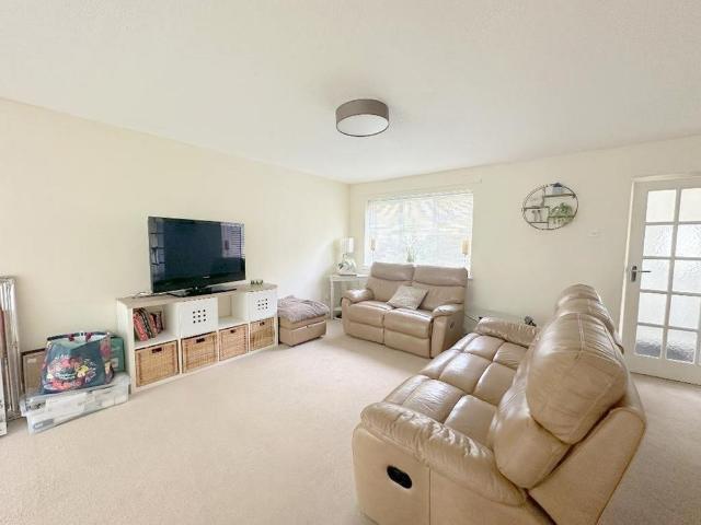 House for rent in Spring Park, Luton
