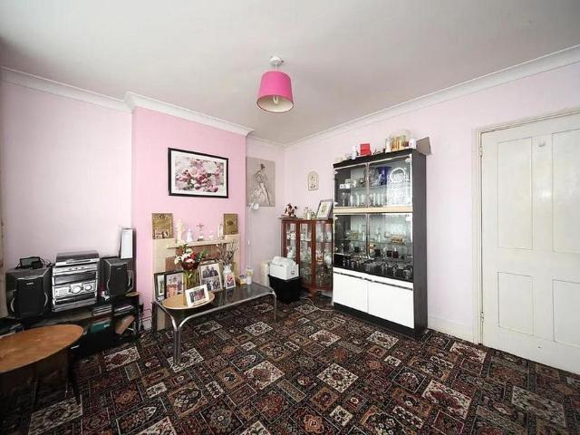 House for rent in Spring Park, Luton