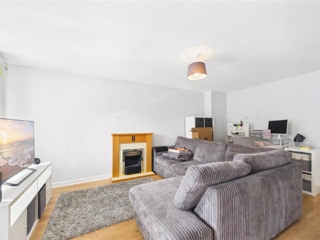 House for rent in Hounsome Fields, Priest Down