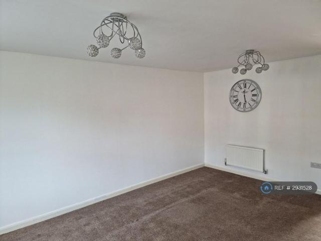 House for rent in Calderstones