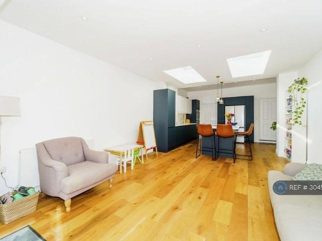 House for rent in West Ealing, Greater London