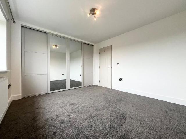 House for rent in Green Close, Warwickshire
