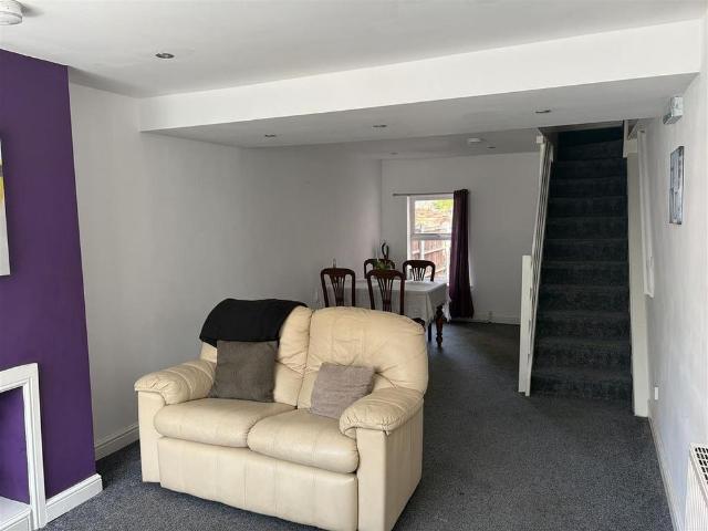 House for rent in Caldermill, East Midlands