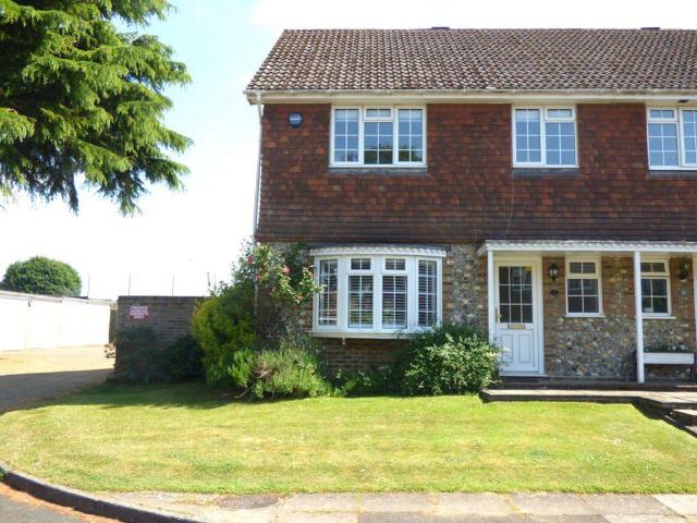 House for rent in Pachesham Park, Surrey
