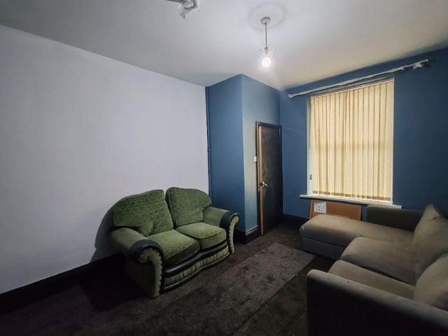 House for rent in Hillhouse, Huddersfield