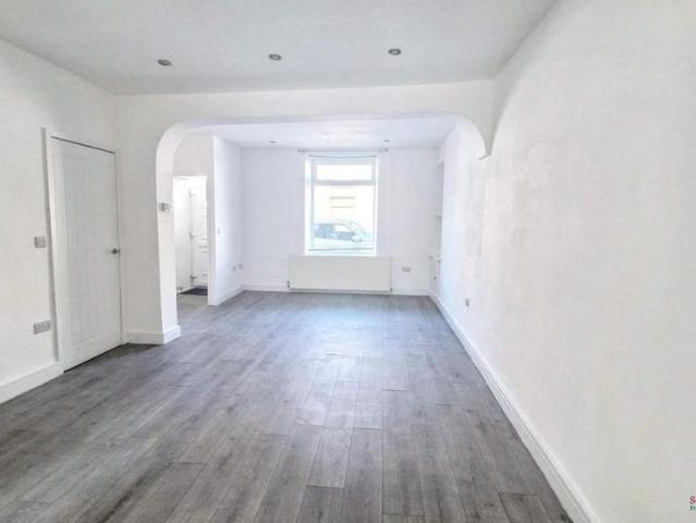 House for rent in Pentre