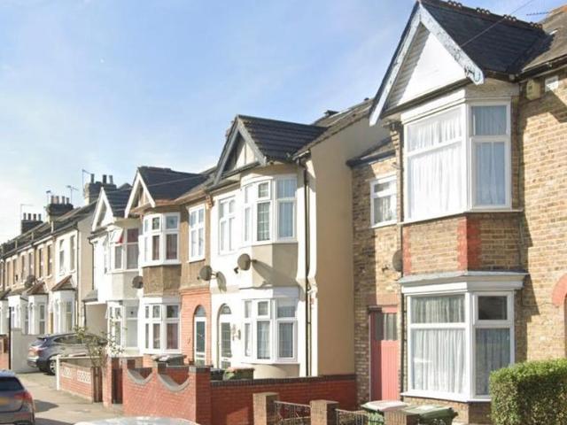 House for rent in London Borough of Newham, Greater London