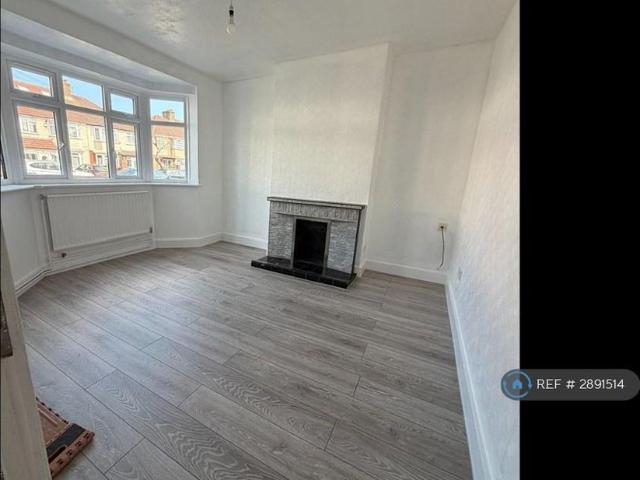 House for rent in London Borough of Hounslow, Greater London