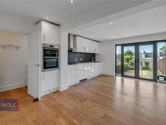 House for rent in Kingswood
